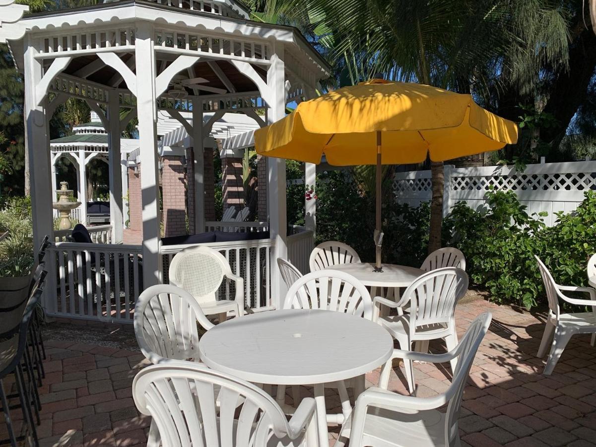 Coconut Inn St. Pete Beach Exterior foto